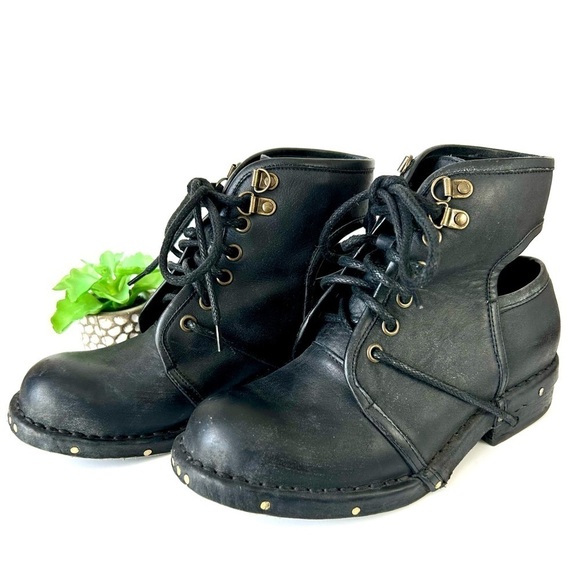 Jeffrey Campbell Rosie Cutout Combat Boots Black Leather Copper Rivets Size 6 - Picture 2 of 16